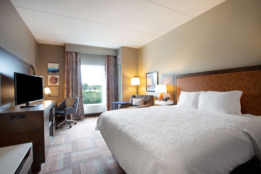 Hampton Inn Watertown - photo 11
