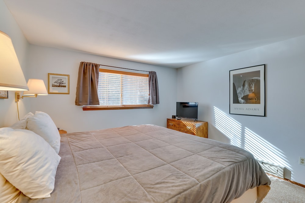 Winter Park Condo w Pool 3 Mi to Ski Resort - photo 7