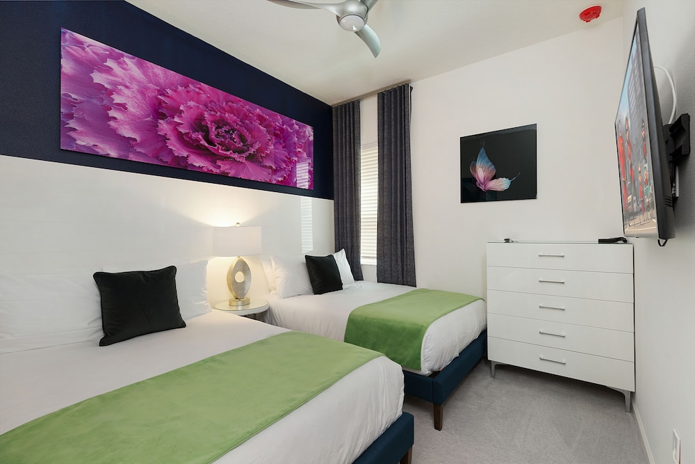 Solterra Resort Luxury 10 Bedroom Homes - photo 23