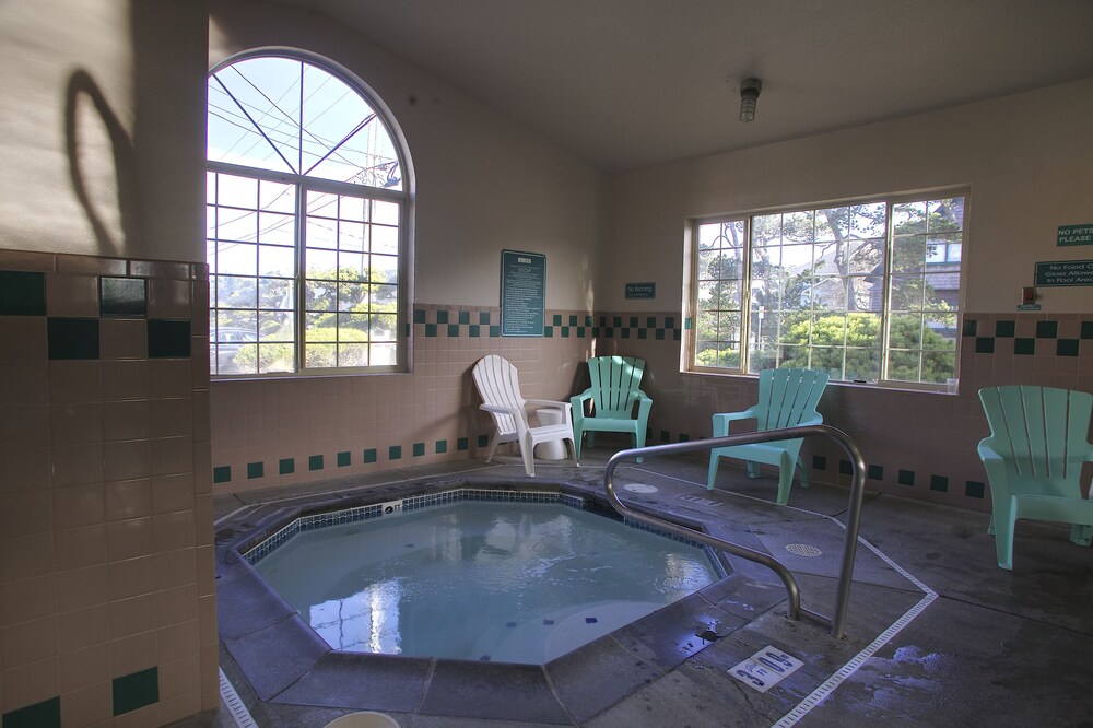 Hi Tide Oceanfront Inn - featured photo