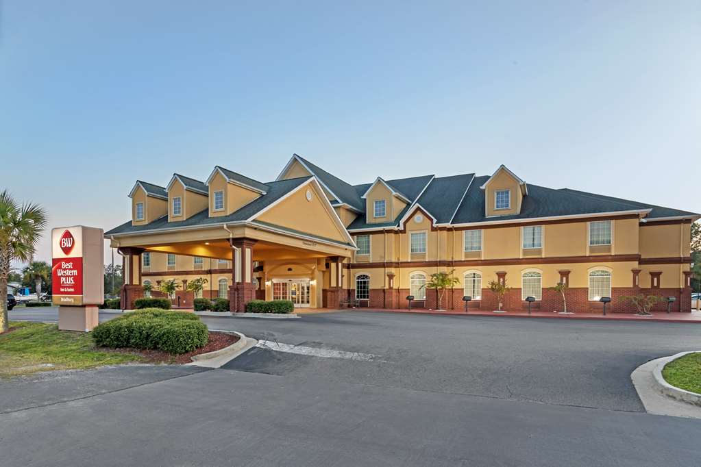 Best Western Plus Bradbury Inn & Suites — hotel in Waycross