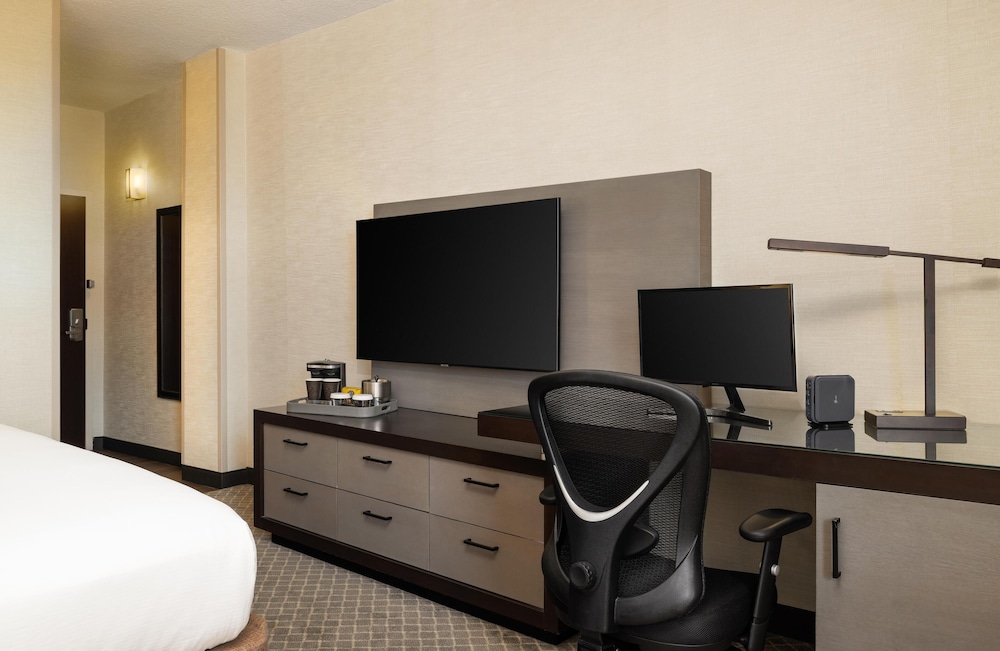 Doubletree by Hilton McLean Tysons - photo 24