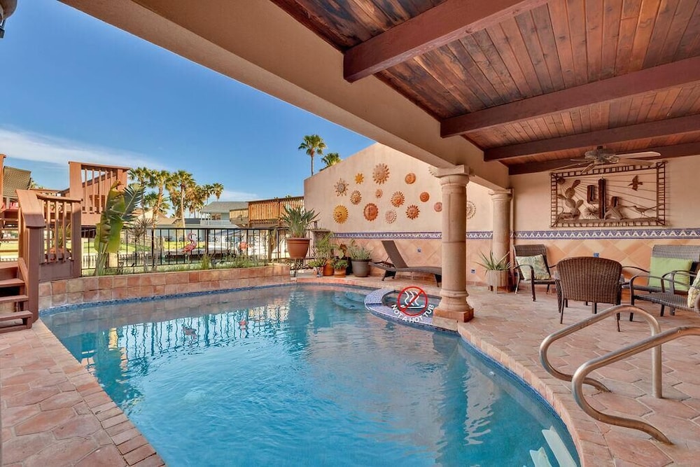 Casa de las Palmas by Padre Getaways — 4-Star Luxury Hotel in South Padre Island, United States