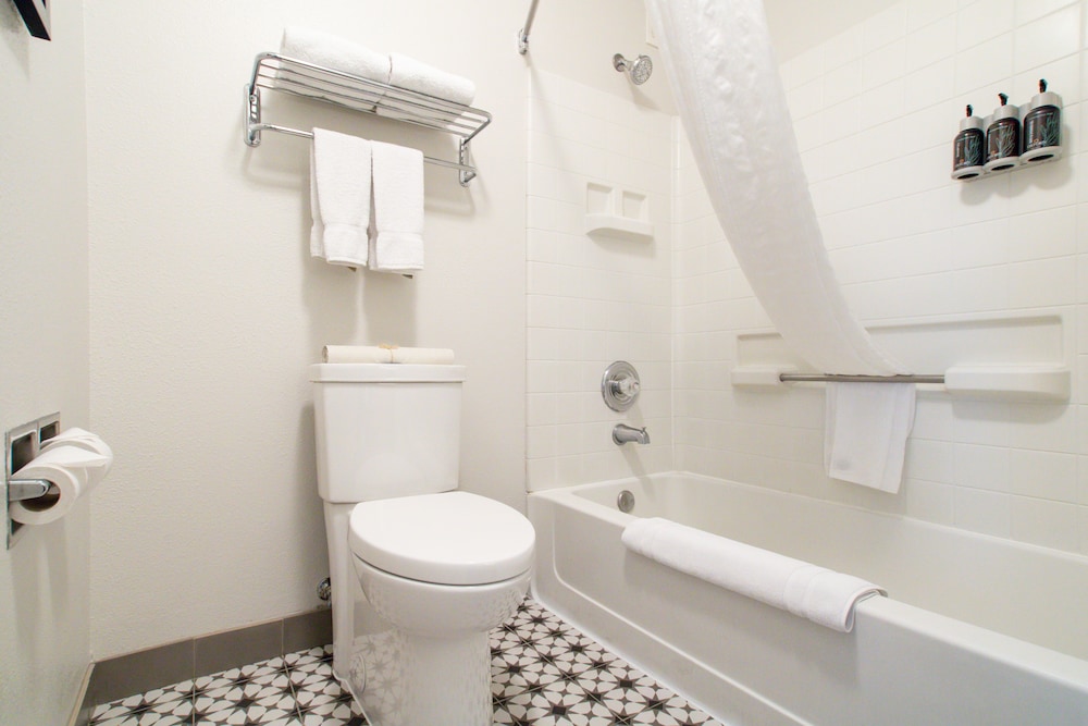 Oxford Suites Chico - photo 19