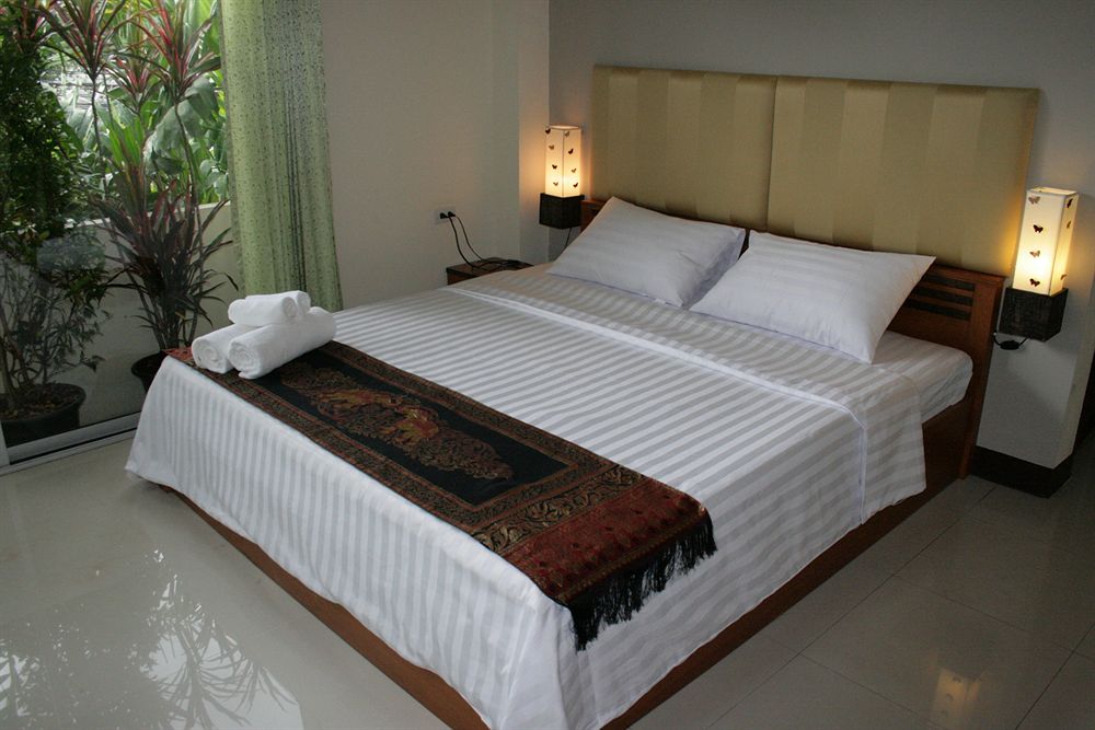 @ The Beach Hotel - last minute hotel in Patong