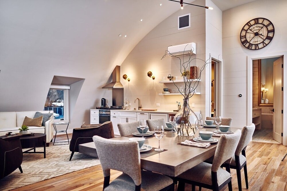 Urban Luxe Loft — Healdsburg — photo 4