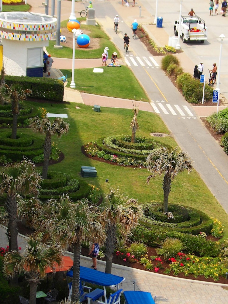 The Breakers Resort Inn - photo 30