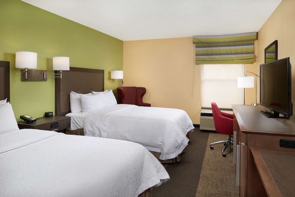 Hampton Inn Shelbyville - photo 9