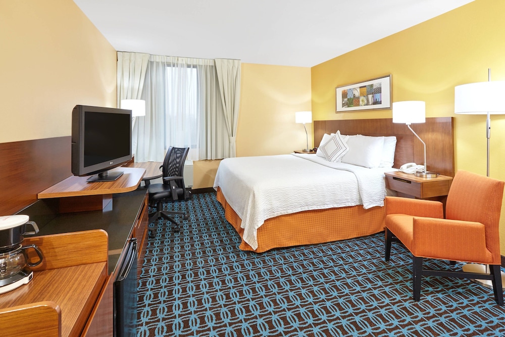 Fairfield Inn & Suites by Marriott Lombard - photo 12