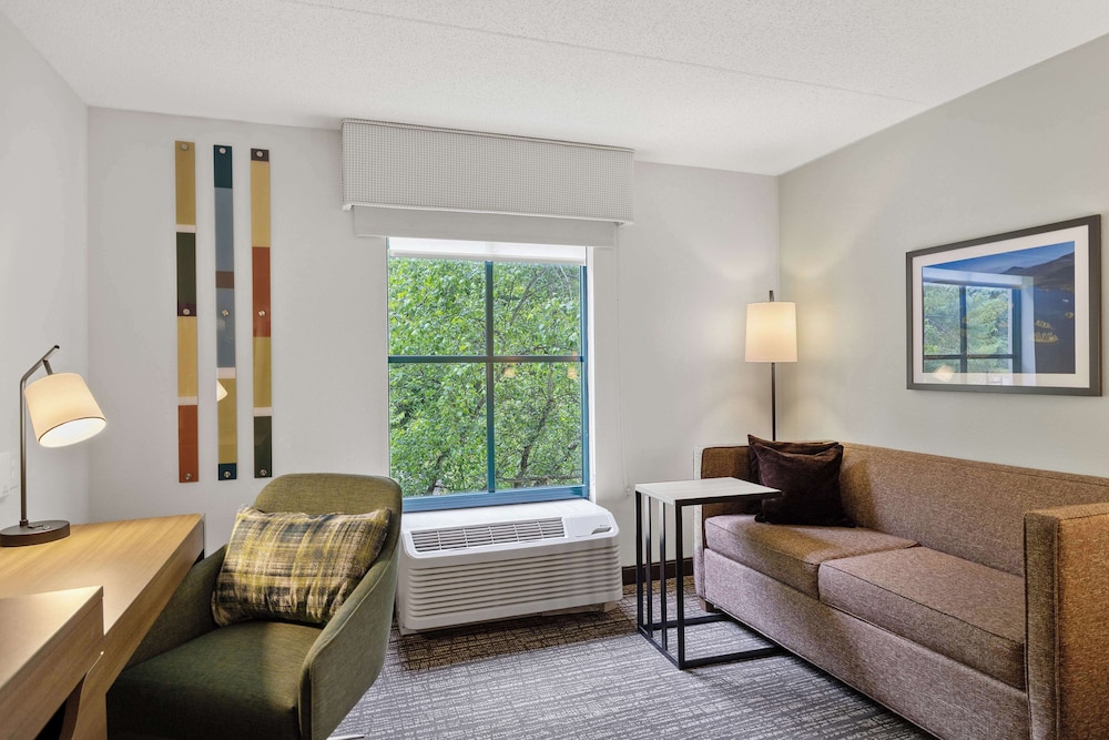 Hampton Inn & Suites Lake George - photo 48