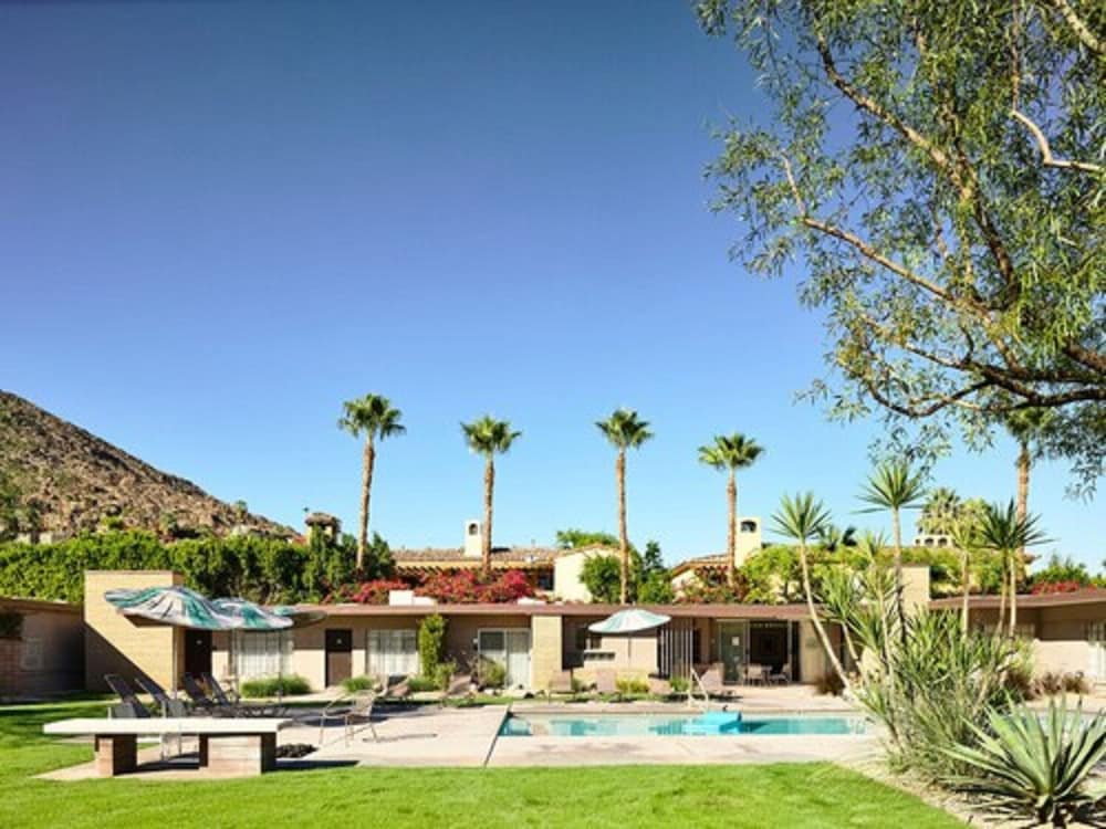 The Hideaway 21 and Over a Town and Desert Boutique Hotel - photo 12