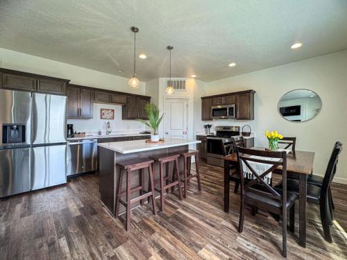 Avani Home Dog friendly close to Market Marina — 4-Star Luxury Hotel in Garden City, United States