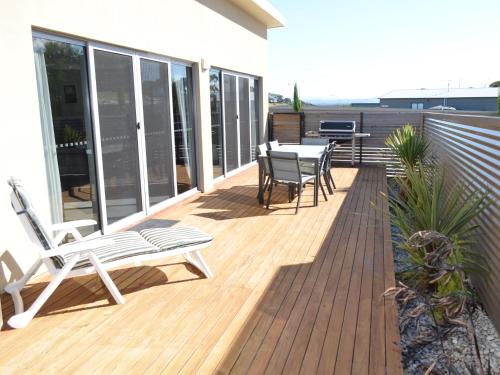 170 Hazards View Unit 1 — 4-Star Luxury Hotel in Coles Bay, Australia