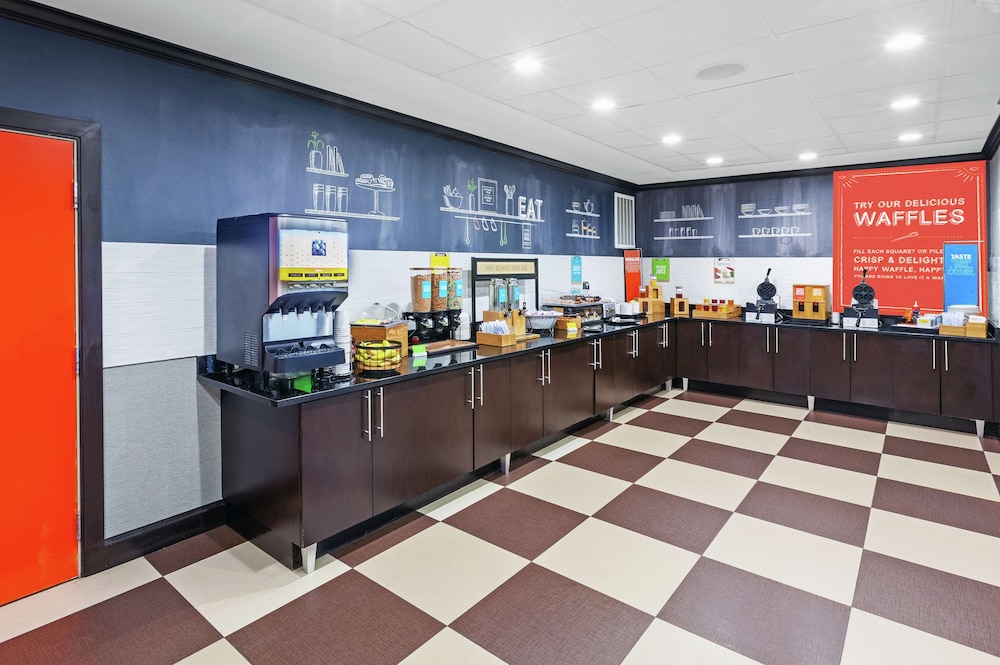 Hampton Inn & Suites Houston League City - photo 25