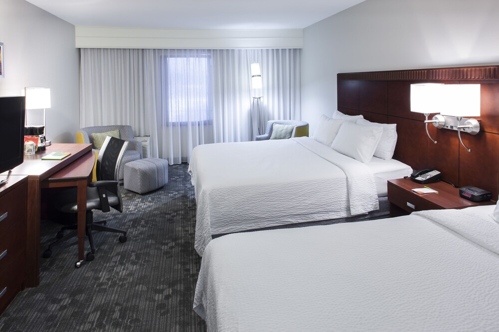 Courtyard by Marriott Brownsville - photo 7