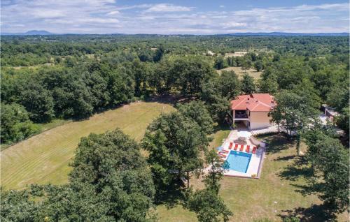 Pet Friendly Home In Bonasini — 4-Star Luxury Hotel in Svetvincenat, Croatia