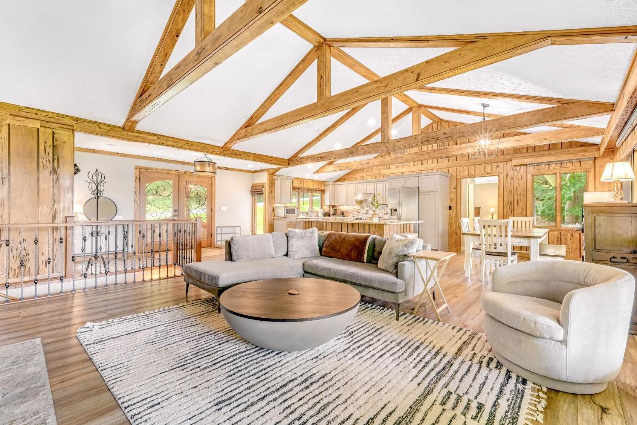 Pecky Vista in Boone, United States