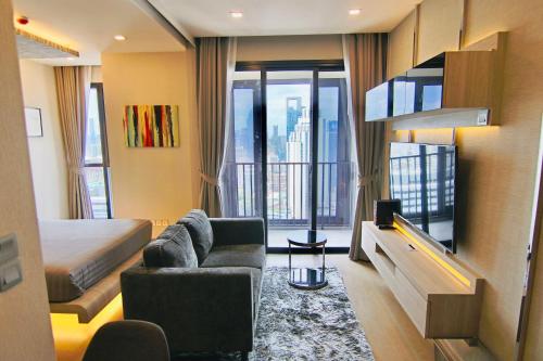 Luxurious & Romantic in the Heart of BKK. MRT BTS