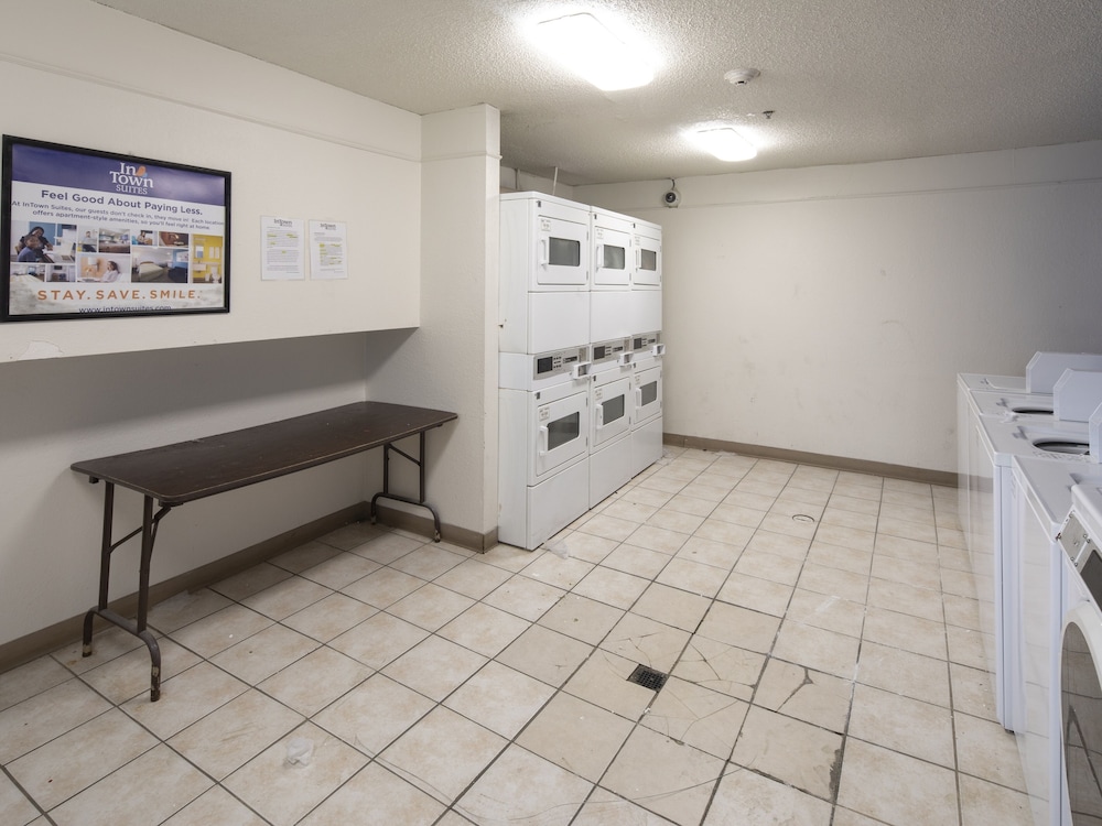 InTown Suites Extended Stay Greensboro NC Lanada Rd - photo 24