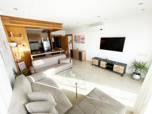 Peninsula Dar Bouazza Superbe appartement en résidence avec piscine activités — 4-Star Luxury Hotel in Dar Bouazza, Morocco