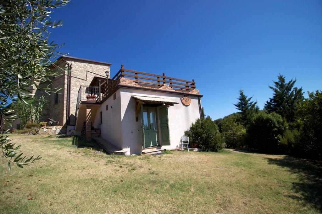 Bio Agriturismo Montemenardo Apartments — 4-Star Luxury Hotel in Todi, Italy