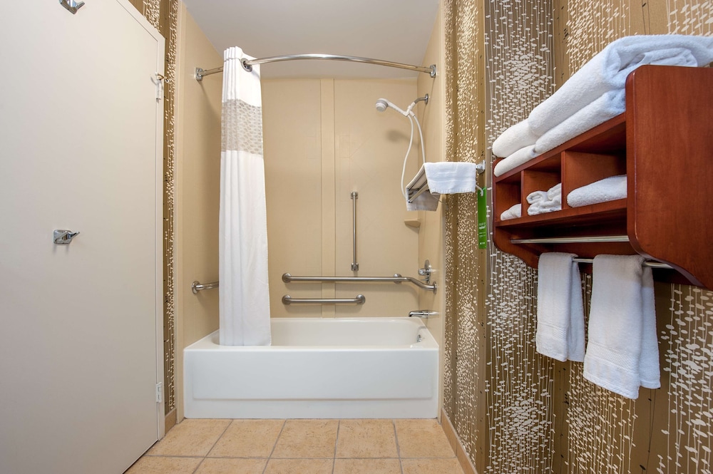 Hampton Inn by Hilton Bowling Green - photo 20
