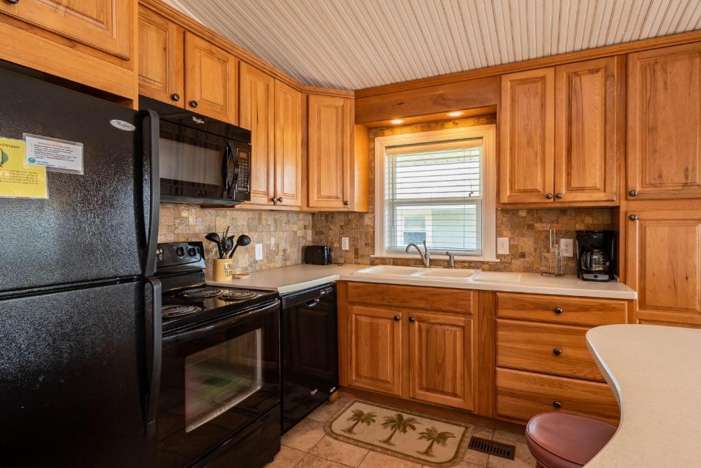 Windward Mark by Oak Island Accommodations - photo 13