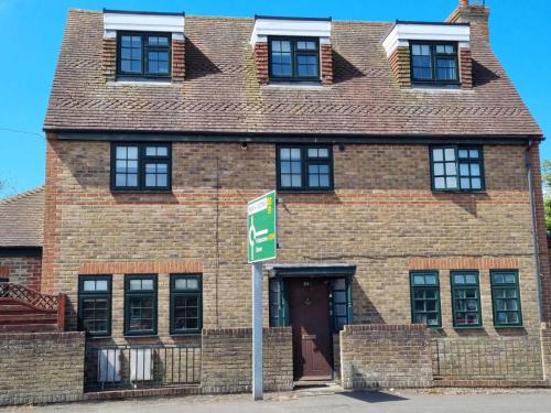 River View Stunning Garden Flat w Free Parking Pass the Keys — 4-Star Luxury Hotel in Rye, United Kingdom