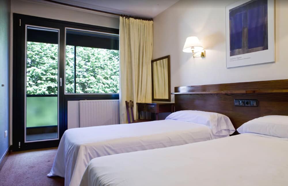 Hotel Ibiltze — Lasarte — photo 5