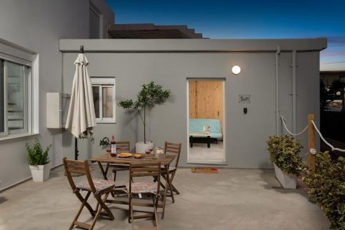 Sea And Sun Sun Maisonette in Agia Marina, Greece