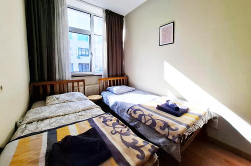 City Center 2BDR Apartment near Rustaveli Av