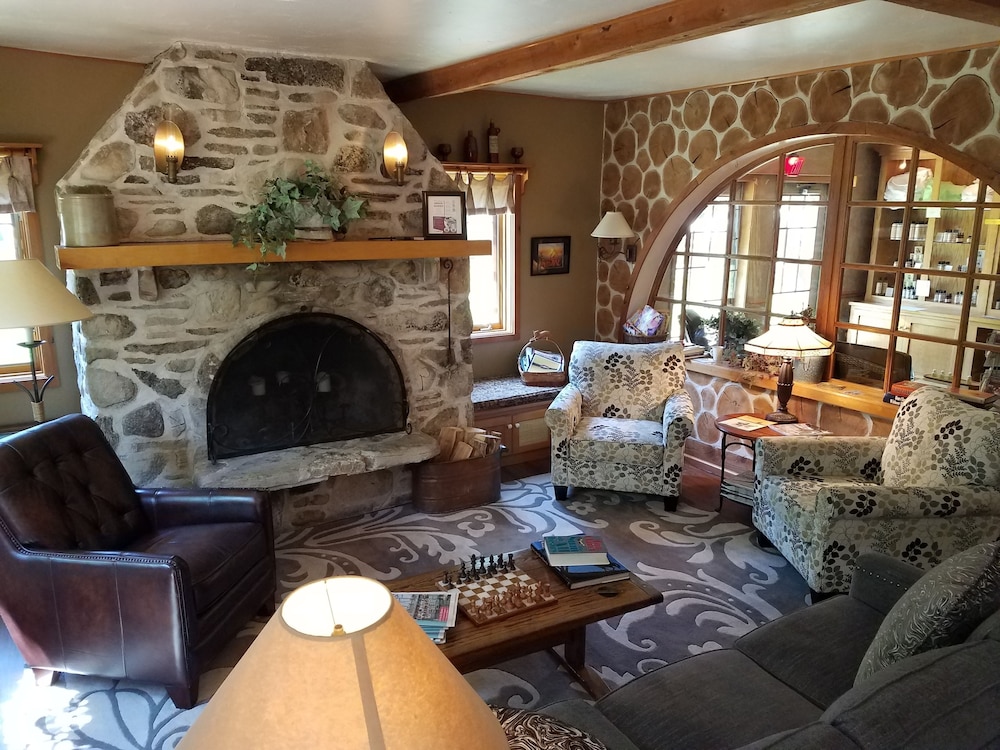 Settlement Courtyard Inn & Lavender Spa - photo 48