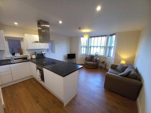 Spacious 2 double bed apartment Free Parking Central Beeston location — 4-Star Luxury Hotel in Nottingham, United Kingdom