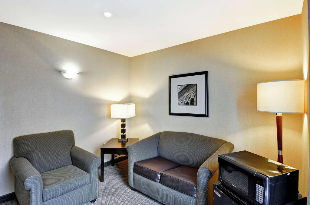 Hampton Inn Silver Spring - photo 28