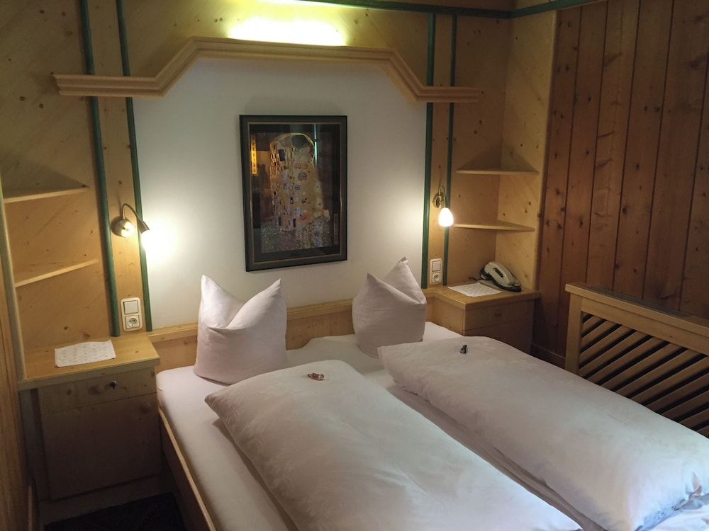 Hotel Pension Gasthof Islitzer — hotel in Praegraten