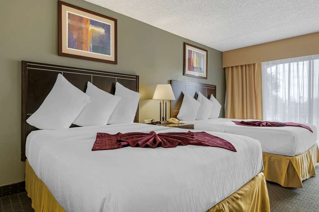 Best Western Plus Palm Desert Resort - photo 26