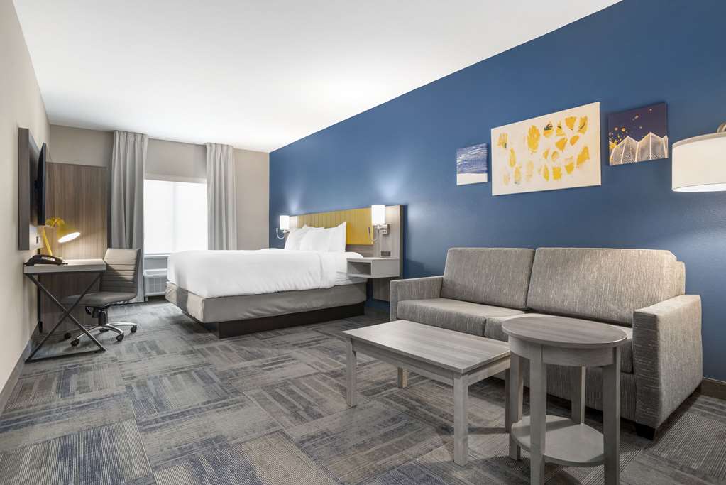 Comfort Inn and Suites Destin Near Henderson Beach - photo 33