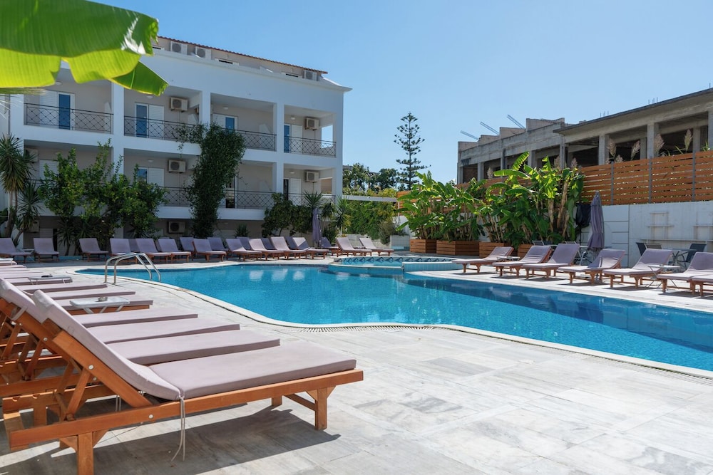 Mojo Hotel - carbon neutral hotel in Zakynthos