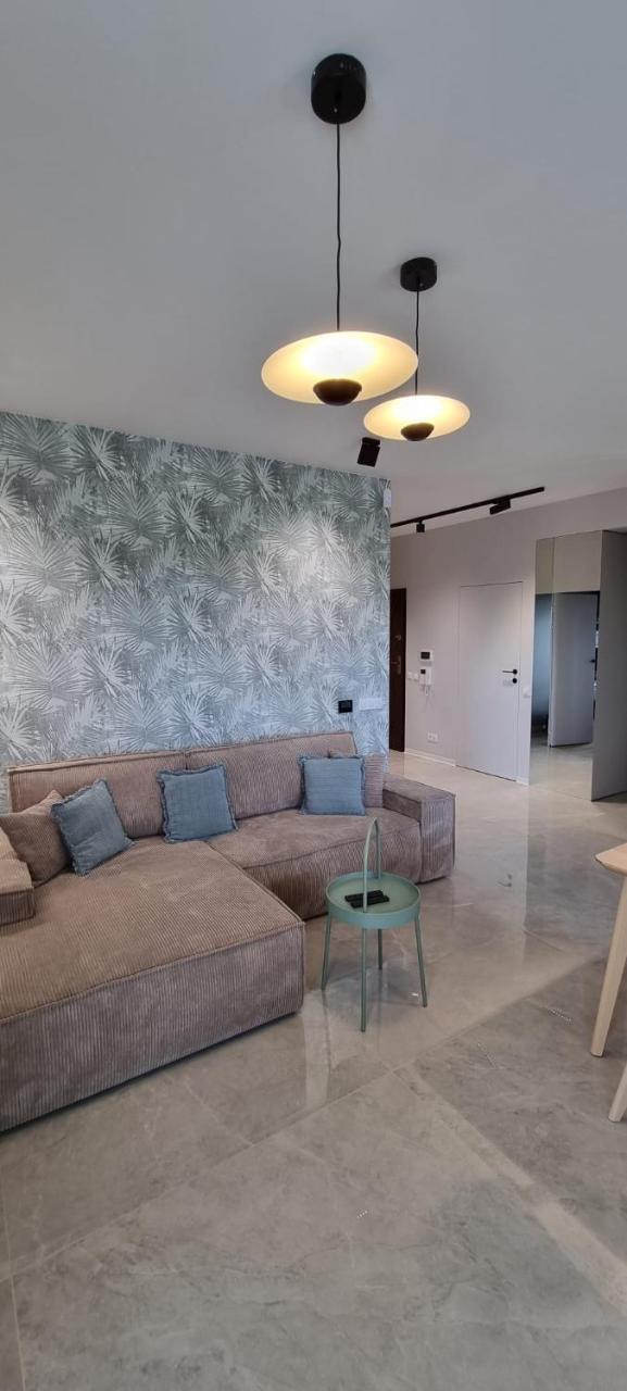 62M2 Apartament Premium Łąki I Pola Elektryczne Rolety Klimatyzacja Garaż Ładowarka Aut Elektrycznych — 4-Star Luxury Hotel in Suwalki, Poland