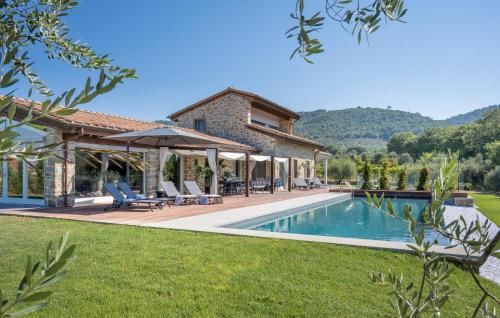 Cozy Home In Cortoreggio Ar With Sauna — 5-Star Luxury Hotel in Cortona, Italy