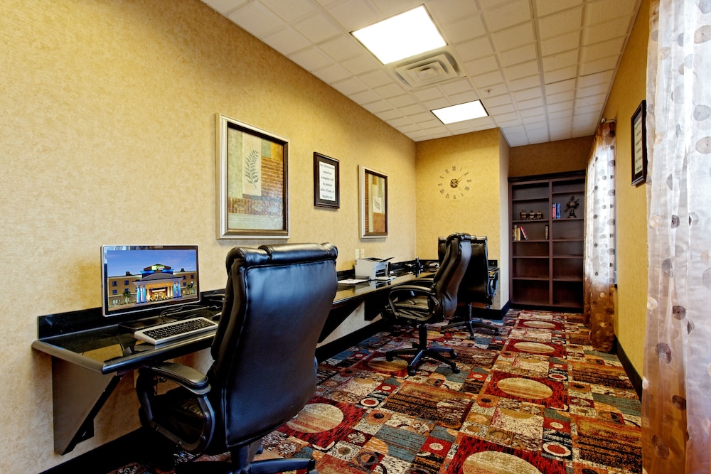 Holiday Inn Express Hotel & Suites Odessa by IHG - photo 2