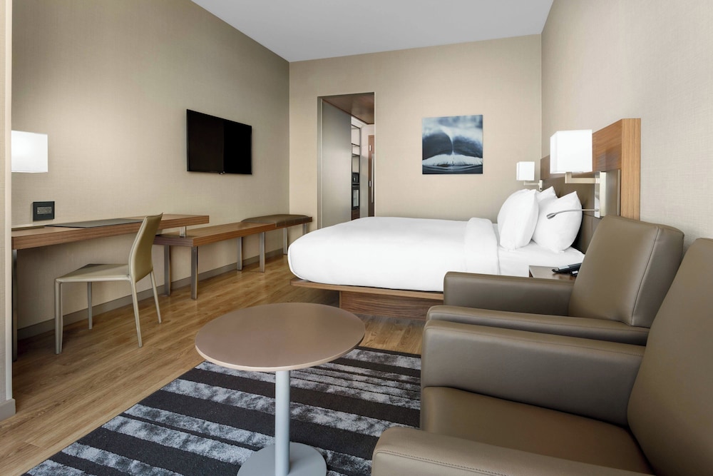 AC Hotel by Marriott San Francisco Airport Oyster Point Waterfront - photo 6