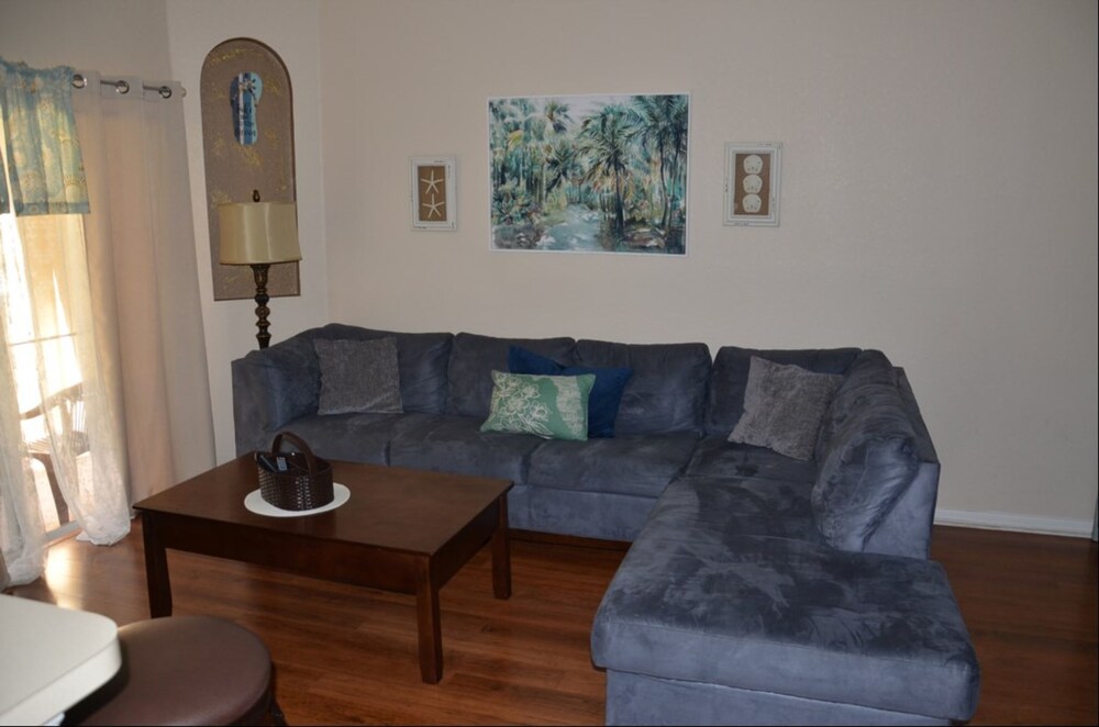 Premium 3 Bed 3 Bath Townhome - photo 12