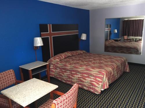 Fulton Inn - photo 11