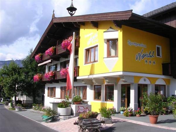 Noichl s Hotel Garni in Sankt Johann In Tirol, Austria