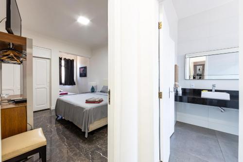 The Best Copa Executive Design Penthouse 4 bedroom 3 bathroom 6 air conditioners 2500 sq ft 85 inch cimema tv — 4-Star Luxury Hotel in Rio De Janeiro, Brasil
