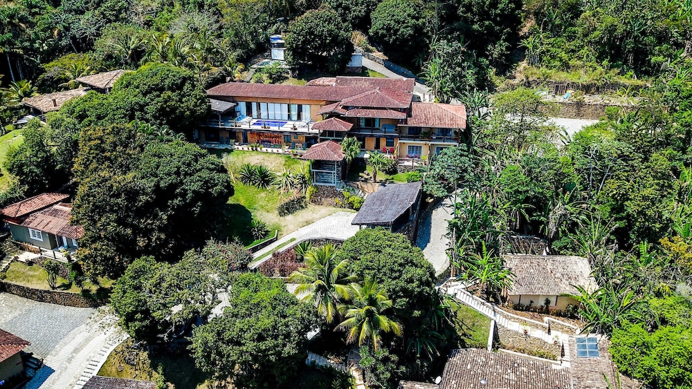 Hotel Boutique Ananas — 4-Star Luxury Hotel in Ilhabela, Brasil