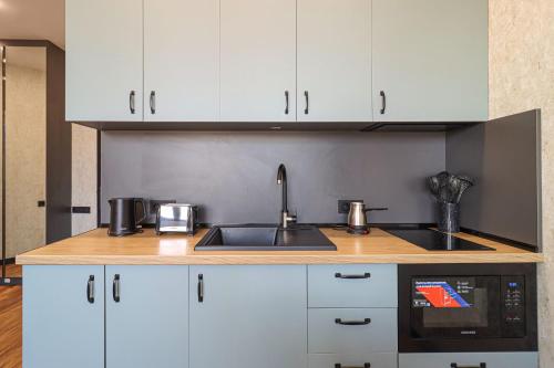 Super Stylish Apartment With Amazing Views By Wehost