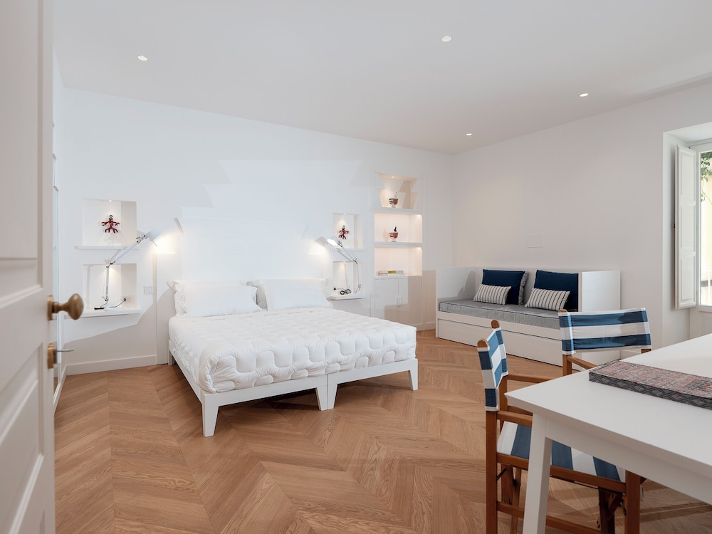 Tasso 41 House Sorrento City Center — 4-Star Luxury Hotel in Sorrento, Italy