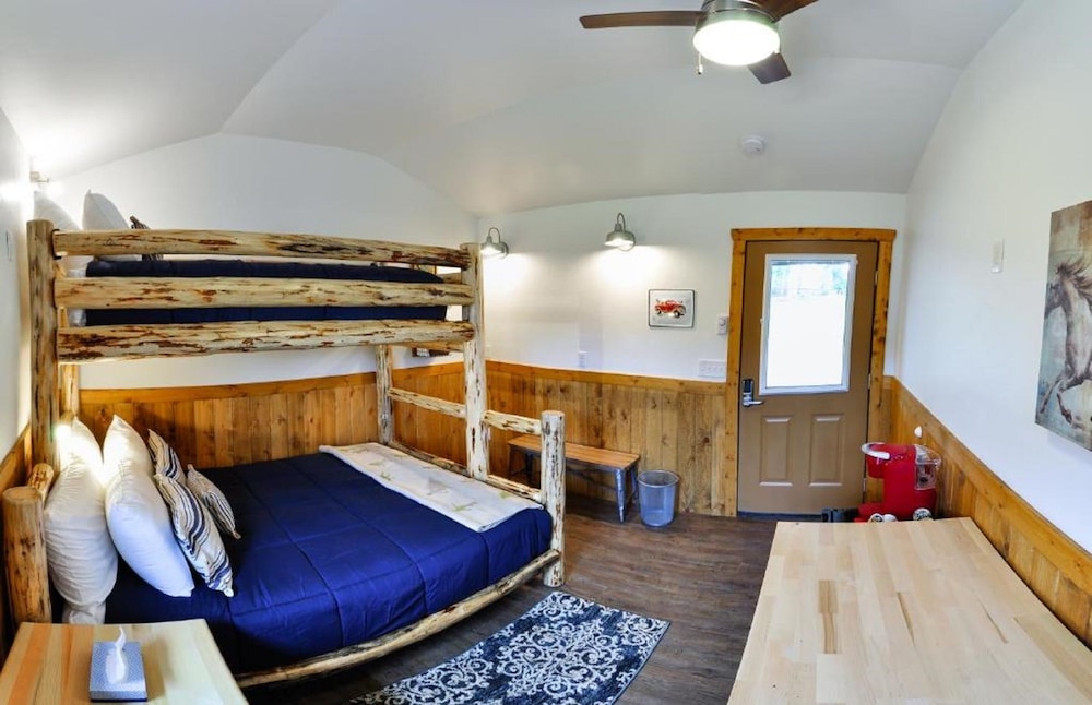 Glacier Homestead - photo 5